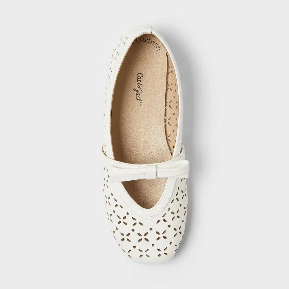 Little Girl Margo Laser Cut Ballet Flats by Cat & Jack White Size 3 New With Tag